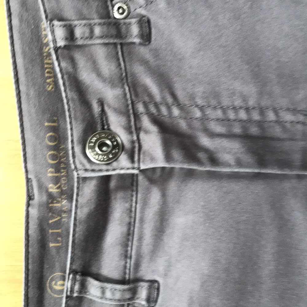 Jeans - Picture 2 of 4